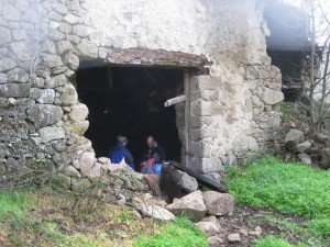 Regenachtige Middagpauze in bouwval