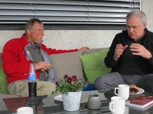 Auto geparkeerd bij Best Western, even buiten Oslo. Begin wandeling