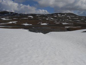 Waar moet ik heen? Niet verdwalen hier. Daar beneden over die rivier?