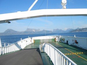 Oversteek van een fjord per ferrie